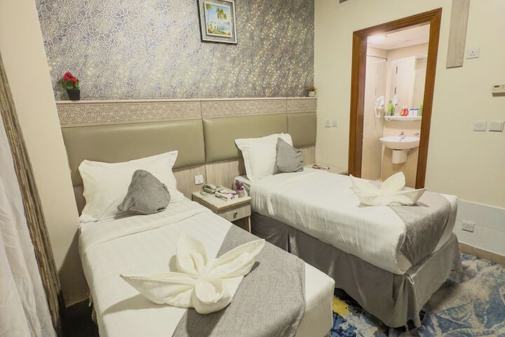 Room 5 of 13