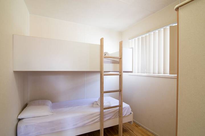 Room 7 of 32