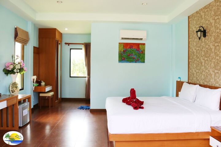 Room 4 of 107