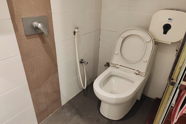 Room 34 of 48