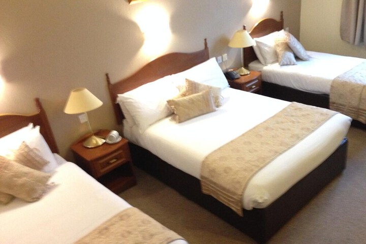 Room 15 of 28