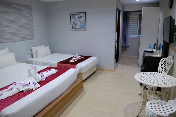 Room 16 of 110