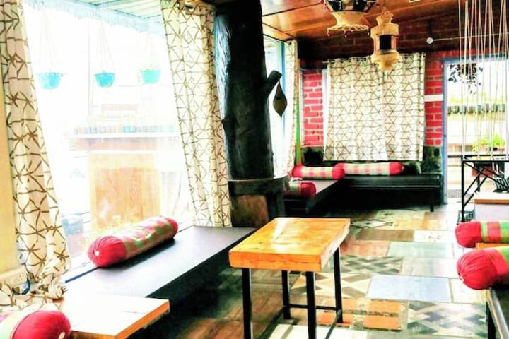 Room 106 of 195