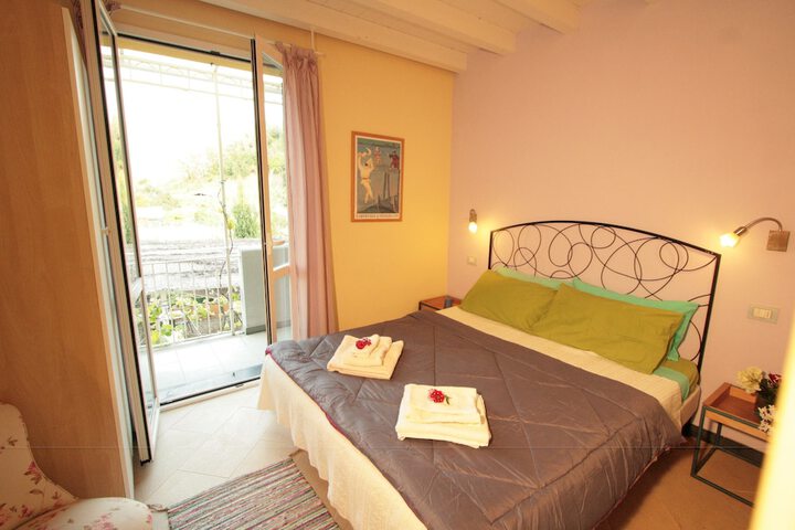 Room 14 of 32