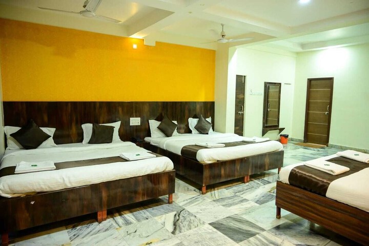 Room 15 of 38