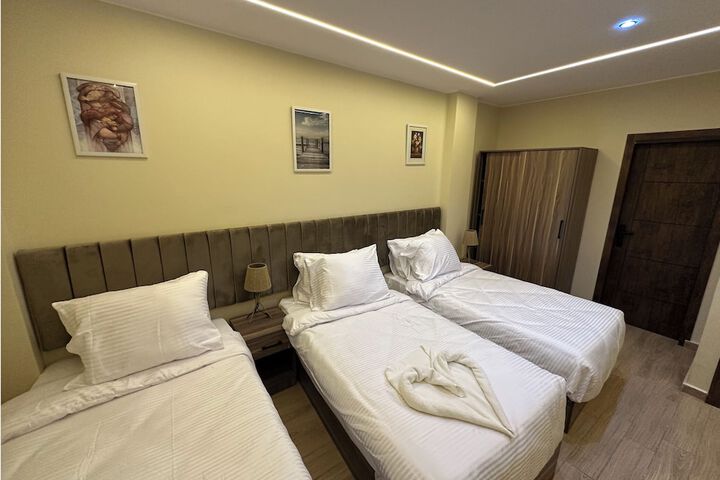 Room 11 of 109