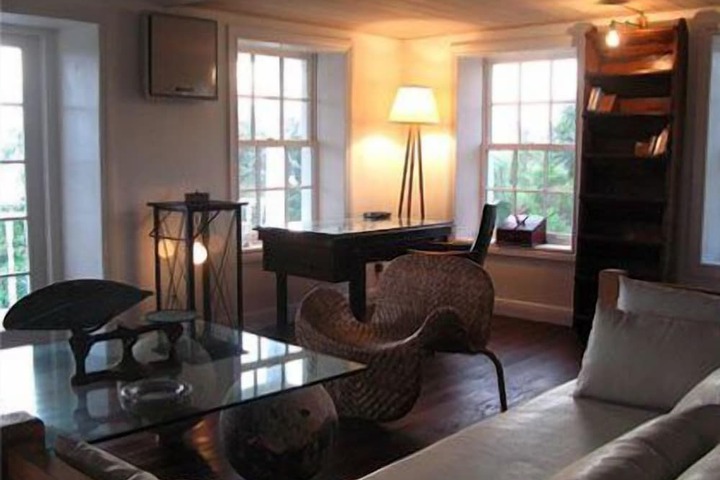Room 7 of 16