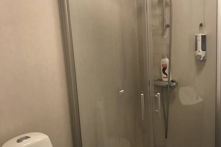 Room 15 of 38