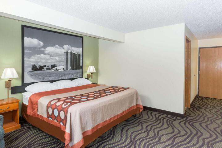 2 Queen Beds (3 of 6)