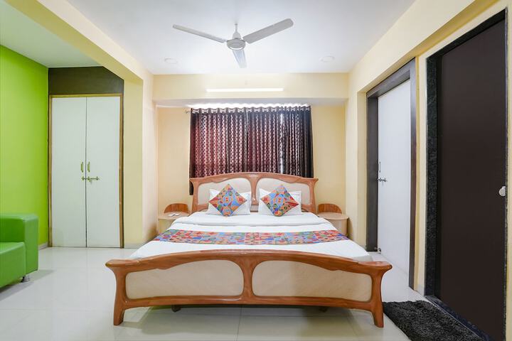 Room 18 of 33