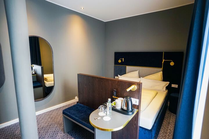 Room 32 of 89