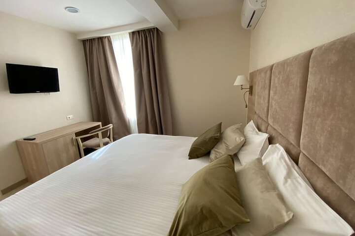 Room 25 of 54