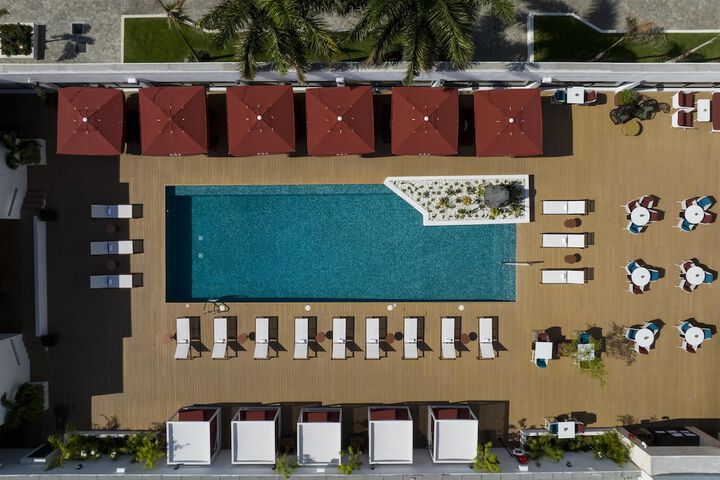 Pool 53 of 104