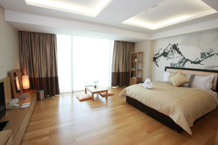 Room 10 of 54