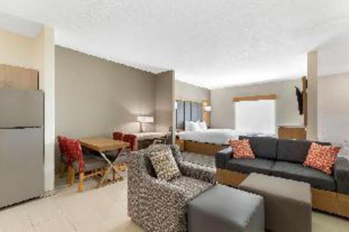 1 King Bed Suite Sofa Bed 2 Tvs (20 of 23)