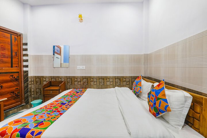 Room 14 of 25