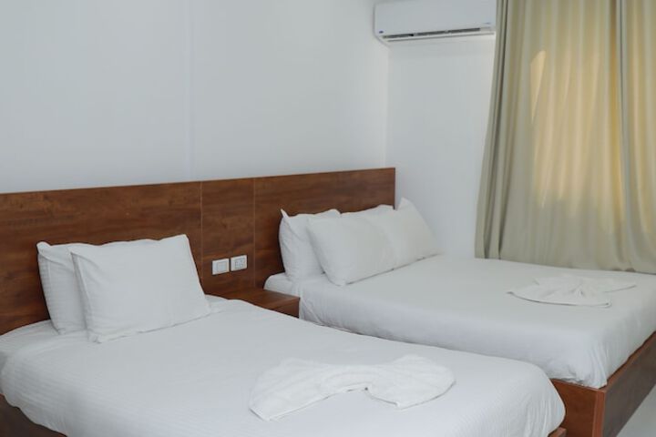 Room 11 of 48
