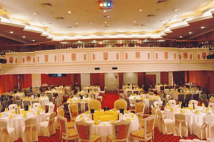 Ballroom/Hall 28 of 33