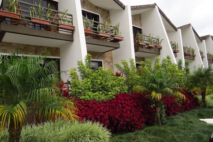 Hotel Exterior 65 of 72