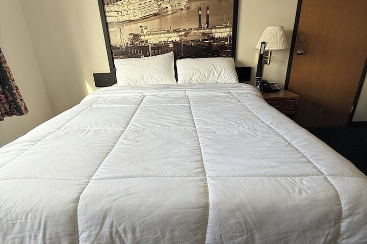 Room 14 of 28