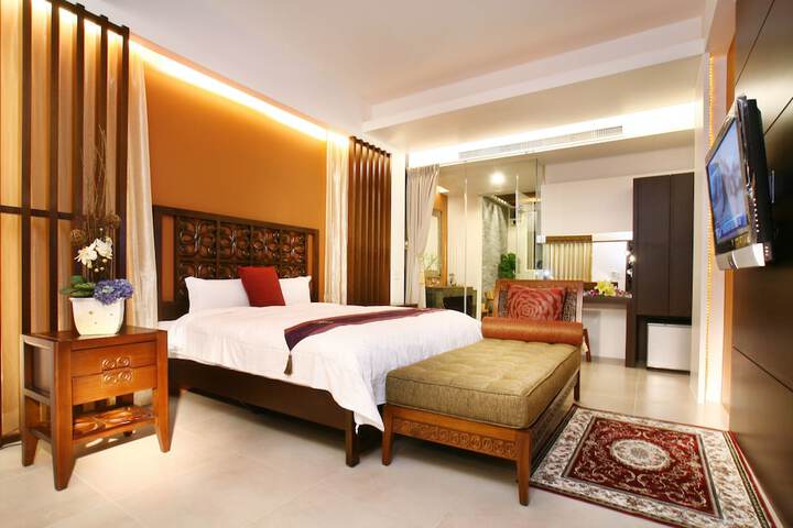 Room 21 of 37