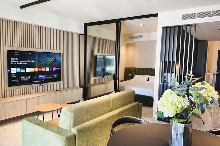Room 8 of 24