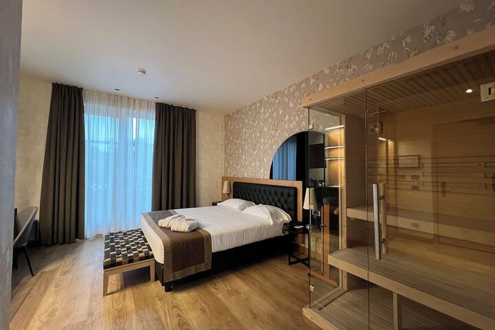Room 135 of 233