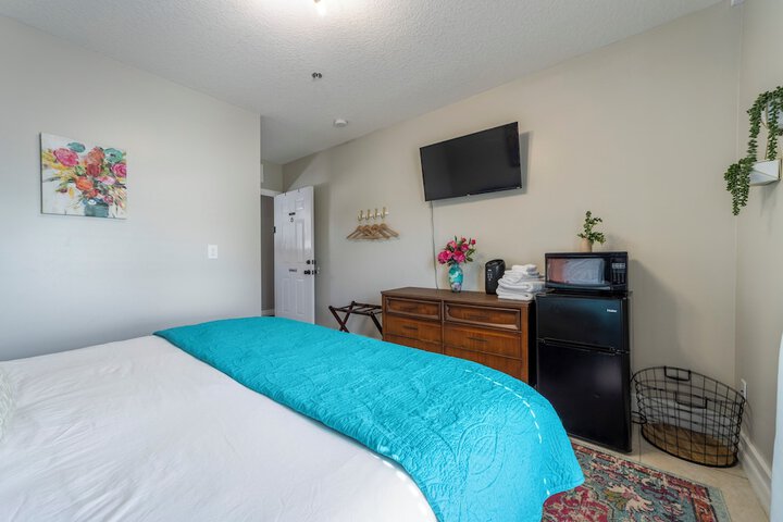 Room 12 of 36