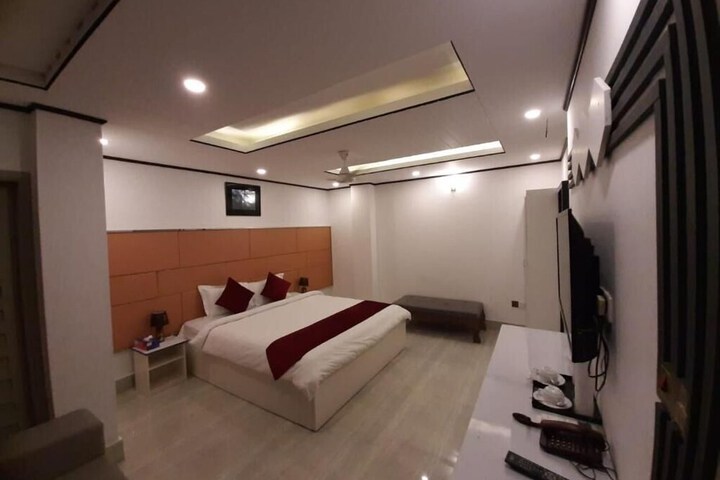 Room 10 of 39