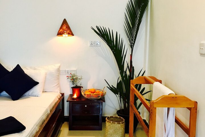 Room 2 of 20