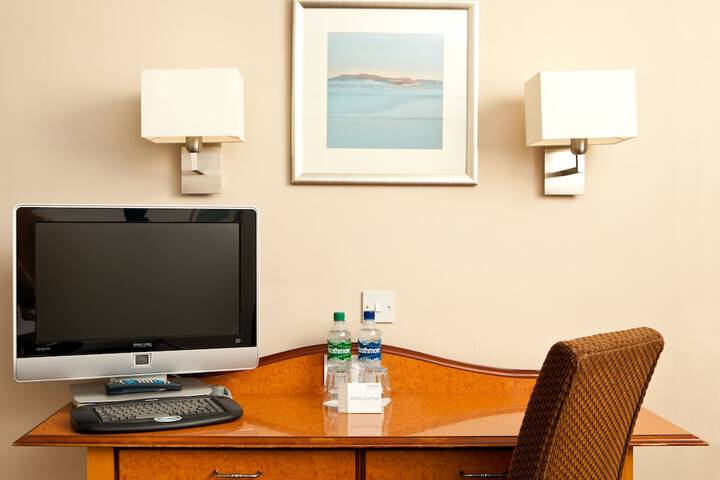 Room 4 of 71