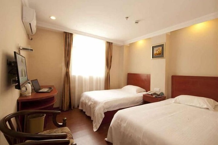 Room 13 of 60