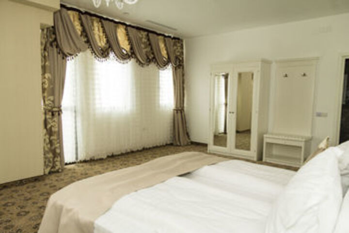 Room 13 of 43