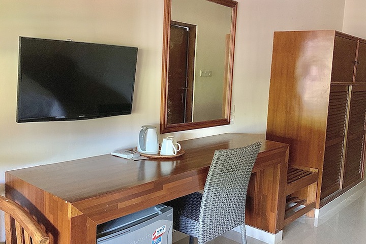 Room 8 of 125