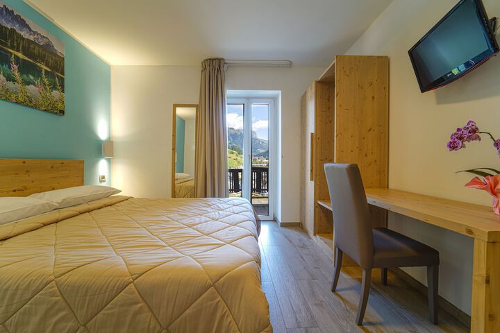 Room 10 of 63