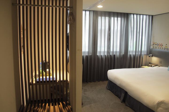 Room 18 of 92