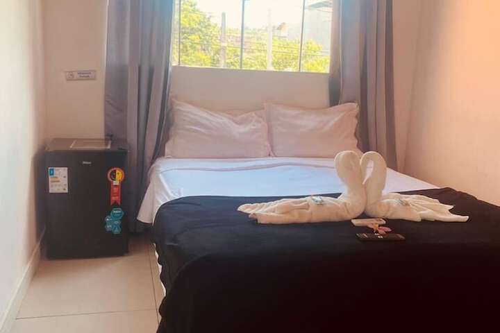 Room 2 of 16