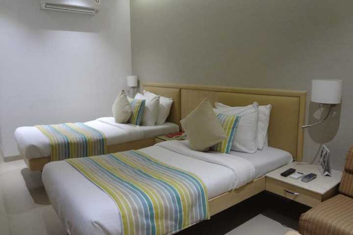 Room 9 of 44