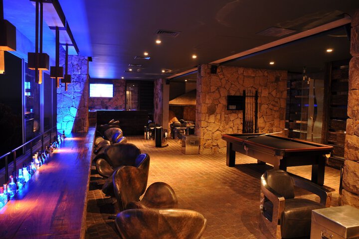 Lounge 54 of 66