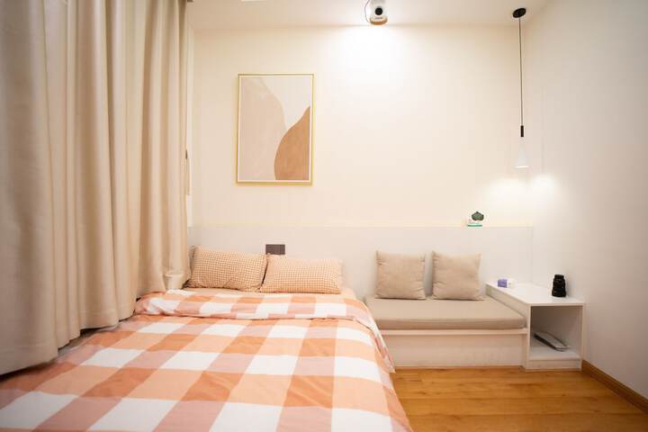 Room 6 of 49