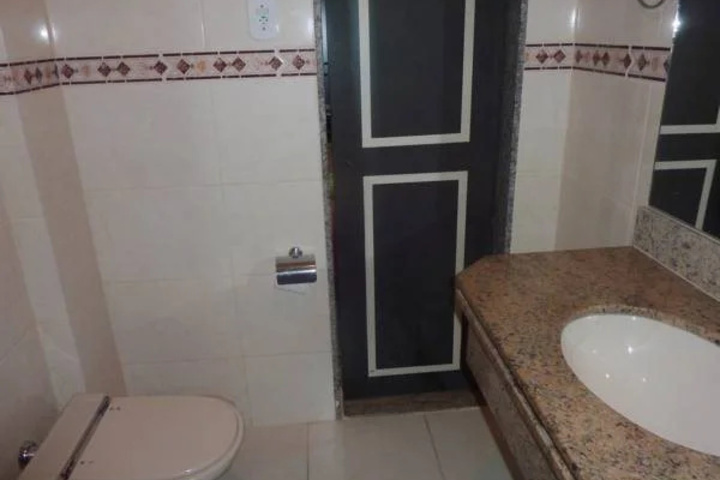 Room 10 of 17