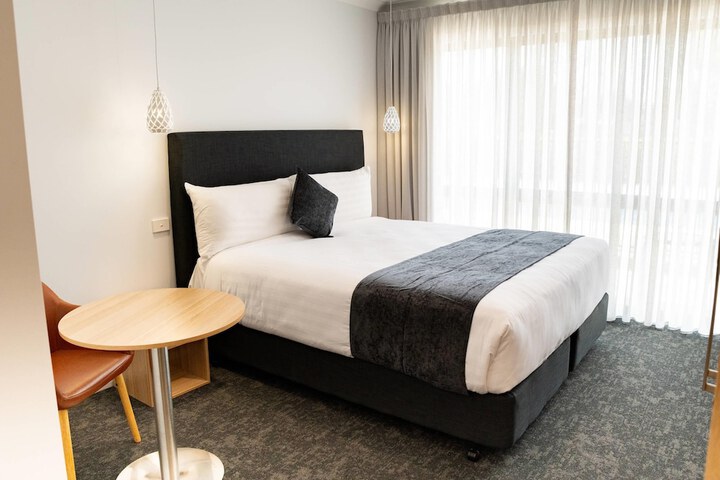 Room 27 of 111
