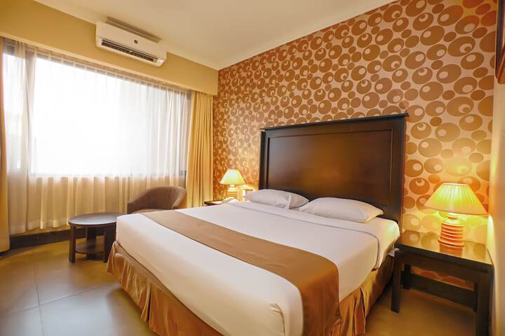 Room 4 of 28