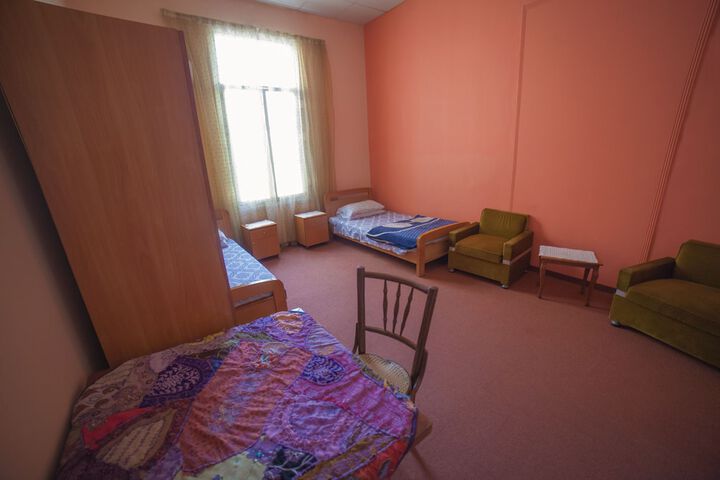 Room 8 of 11