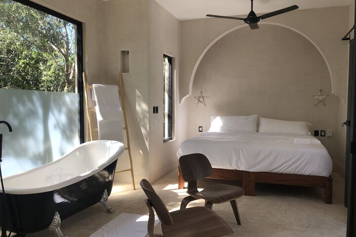 Room 8 of 26
