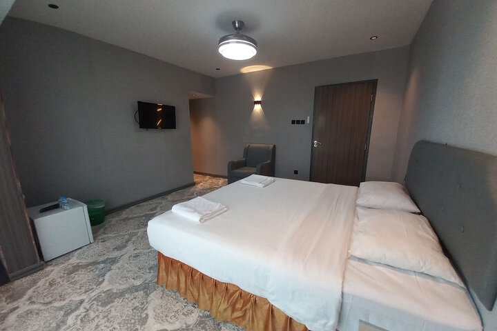 Room 5 of 50