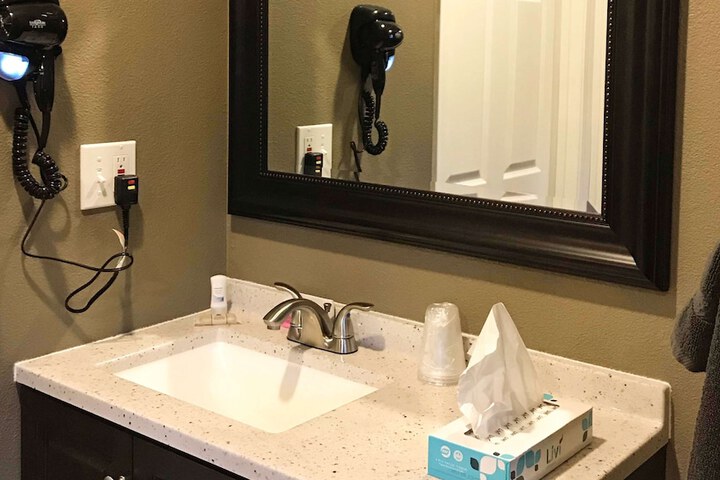 Room 25 of 51