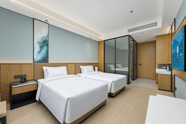 Room 10 of 17