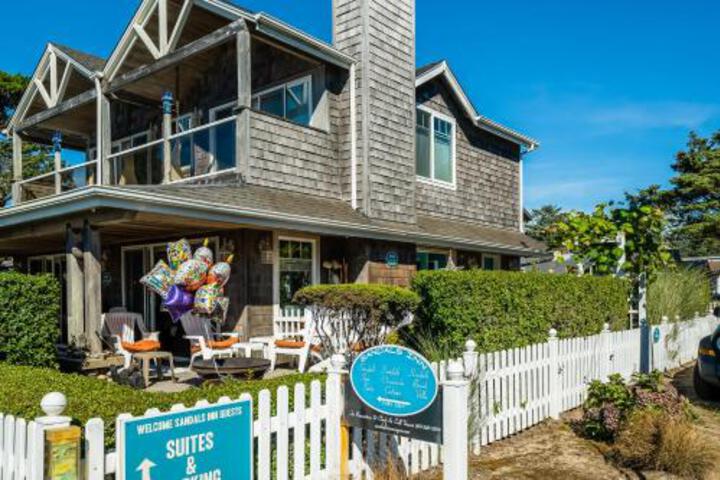Sandals Inn Oceanside Cabana in Cannon Beach, OR