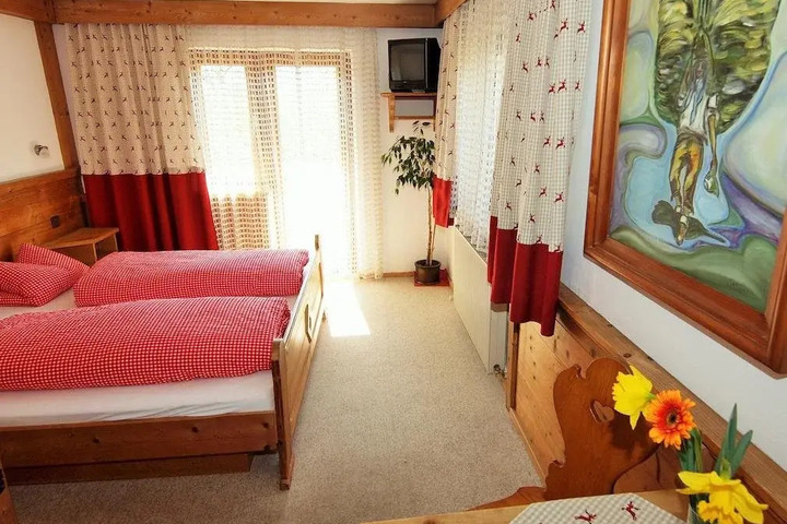 HOTEL IRIS